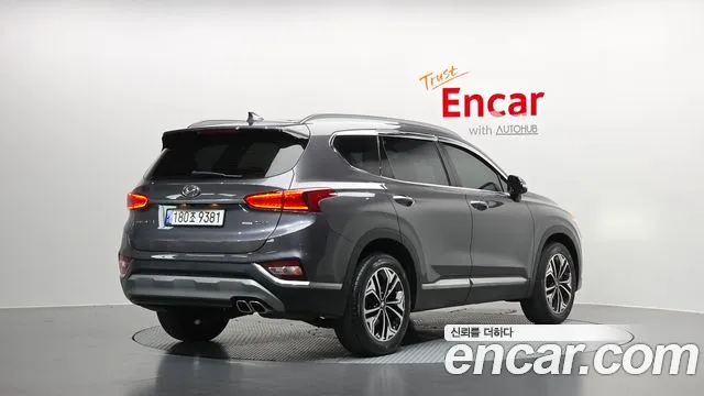 Hyundai Santa Fe 2018 thumb 4
