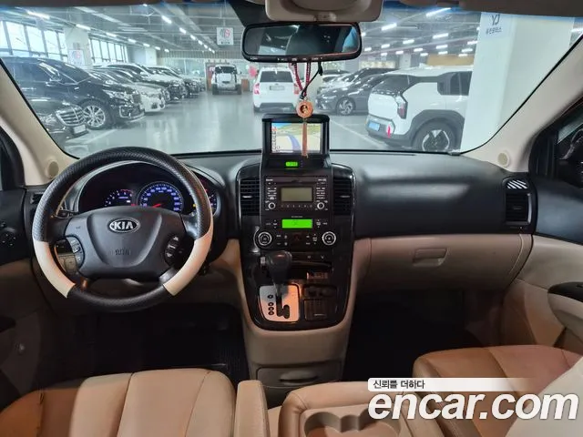 Kia Carnival 2014 thumb 2