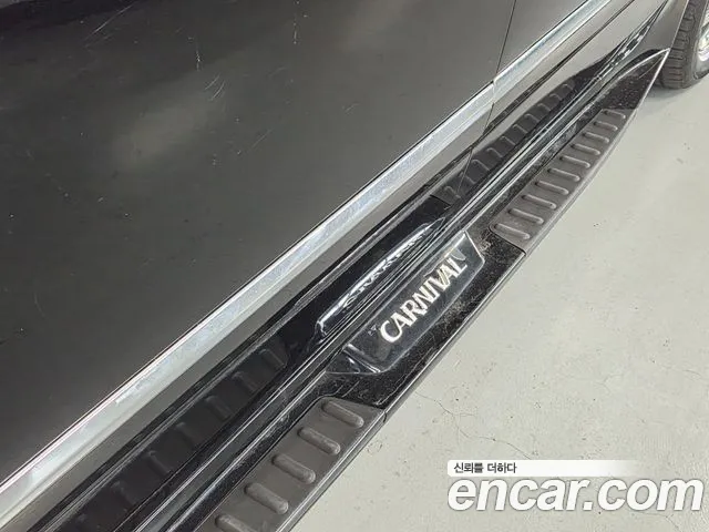 Kia Carnival 2014 thumb 9