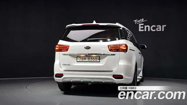 Kia Carnival 2019 thumb 11