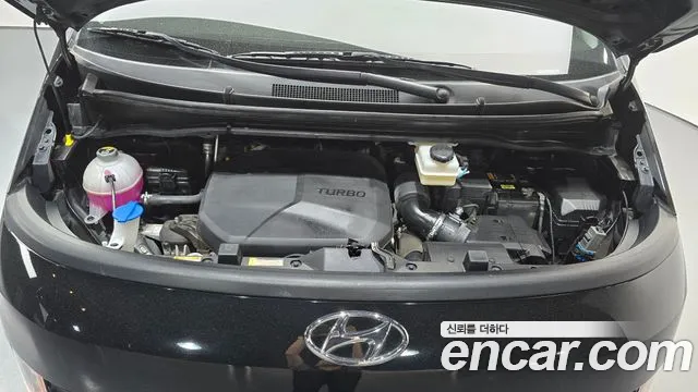 Hyundai Staria 2022 thumb 8