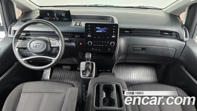 Hyundai Staria 2022 thumb 4