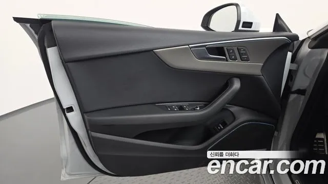 Audi A5 2020 thumb 5