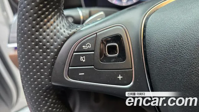 Mercedes-Benz E-Класс 2017 thumb 9