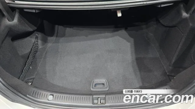 Mercedes-Benz E-Класс 2017 thumb 8