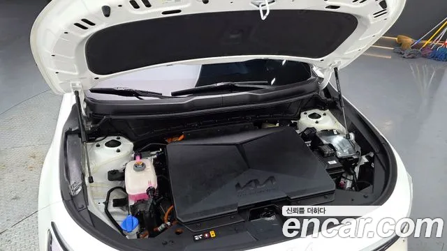 Kia Niro 2023 thumb 2