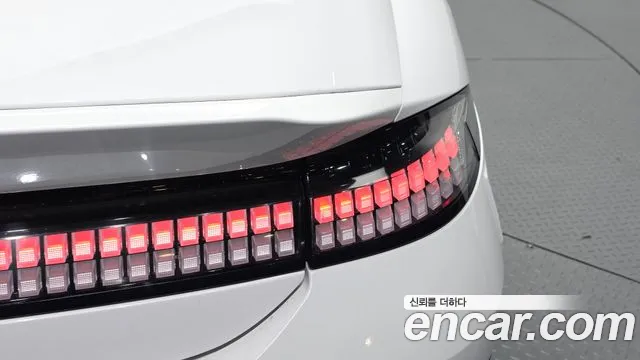 Hyundai IONIQ 6 2022 thumb 2