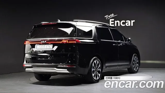Kia Carnival 2023 thumb 10