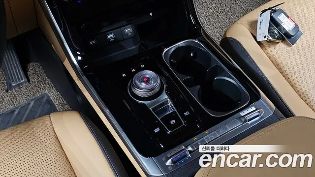 Kia Carnival 2023 thumb 8