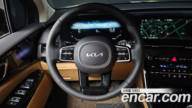 Kia Carnival 2023 thumb 3