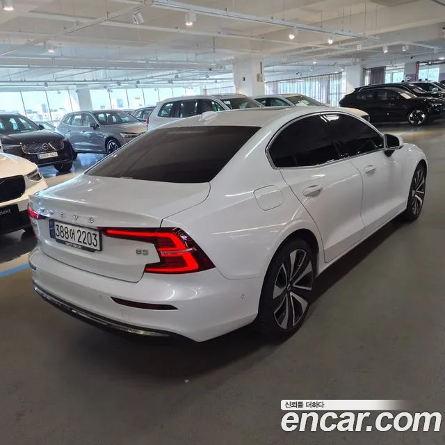 Volvo S60 2024 thumb 7