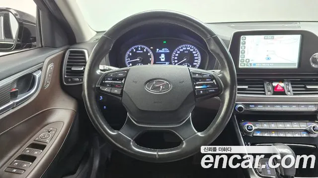 Hyundai Grandeur 2017 thumb 12