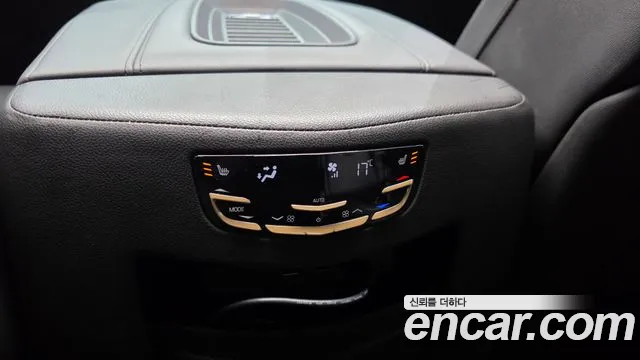 Cadillac Escalade 2019 thumb 3