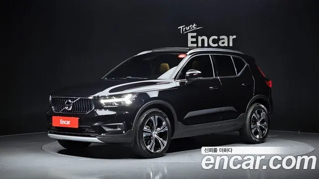 Volvo XC40 2022 thumb 2