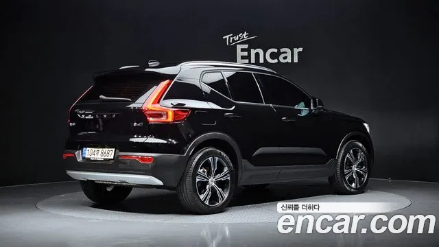Volvo XC40 2022 thumb 3