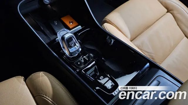 Volvo XC40 2022 thumb 4