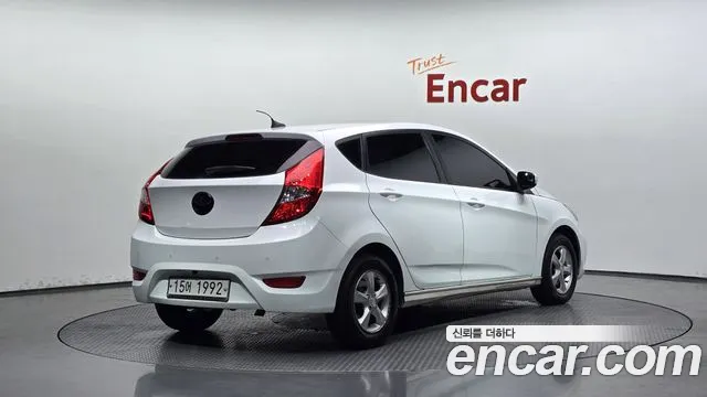 Hyundai Accent 2013 thumb 8