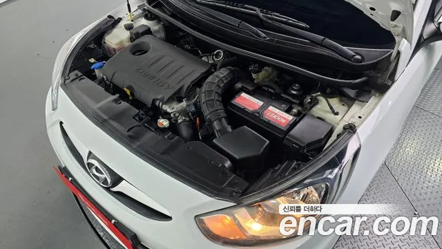 Hyundai Accent 2013 thumb 11