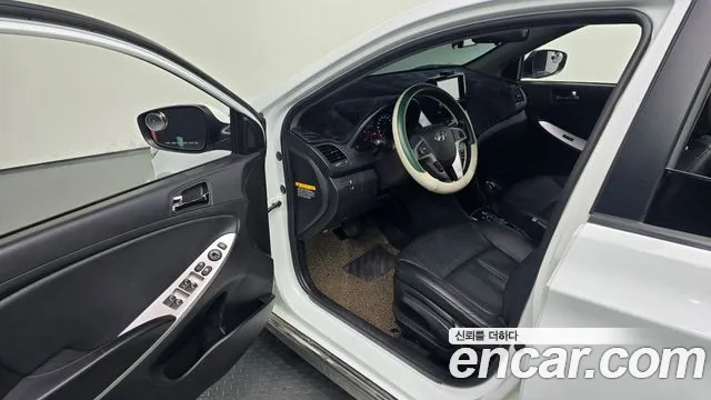 Hyundai Accent 2013 thumb 5