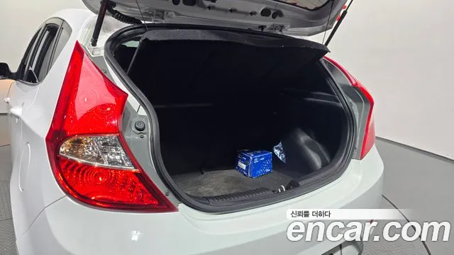 Hyundai Accent 2013 thumb 2
