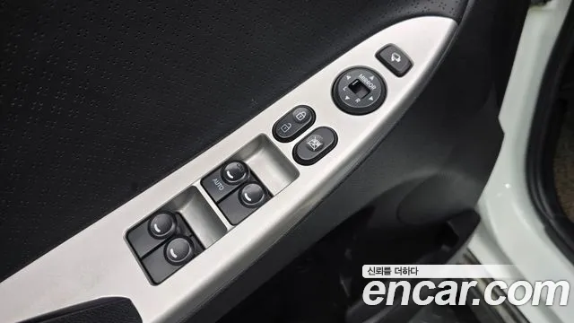 Hyundai Accent 2013 thumb 12