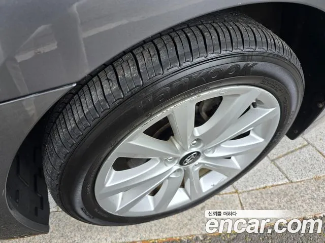 Hyundai i40 2012 thumb 12