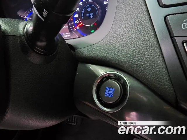 Hyundai i40 2012 thumb 11