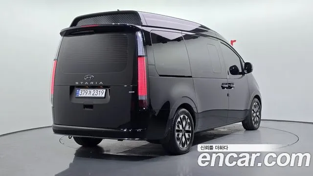 Hyundai Staria 2023 thumb 8