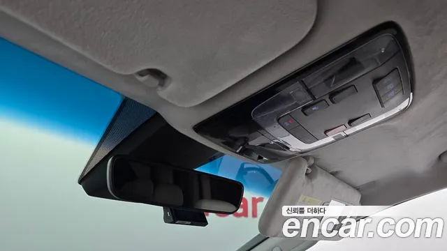 Hyundai Staria 2023 thumb 3