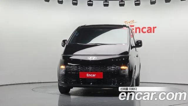 Hyundai Staria 2024 thumb 9