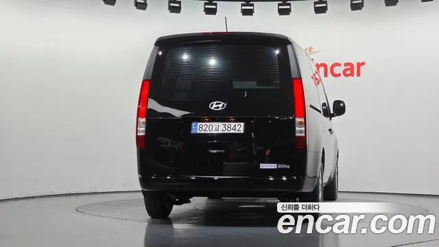 Hyundai Staria 2024 thumb 2
