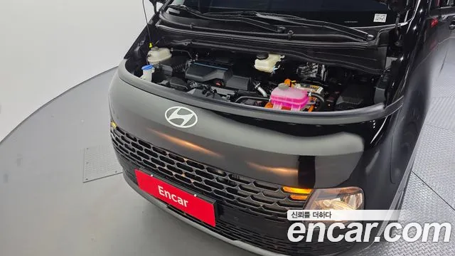 Hyundai Staria 2024 thumb 12