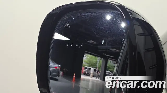Hyundai Staria 2024 thumb 11