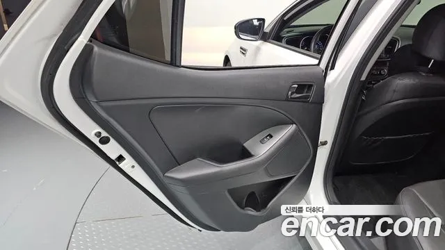 Kia K5 2015 thumb 9