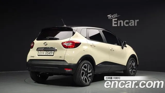Renault Captur 2016 thumb 10