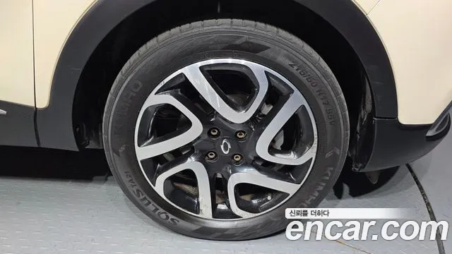 Renault Captur 2016 thumb 3