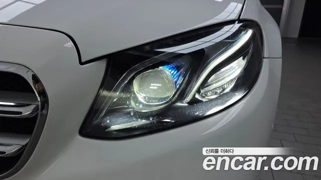 Mercedes-Benz E-Класс 2016 thumb 10