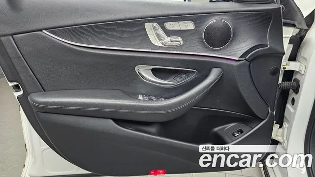 Mercedes-Benz E-Класс 2016 thumb 4