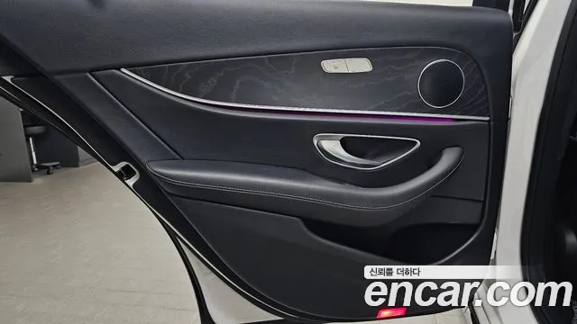 Mercedes-Benz E-Класс 2016 thumb 3