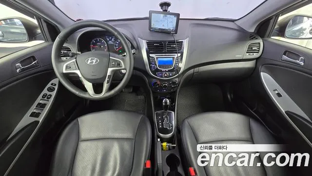 Hyundai Accent 2012 thumb 3