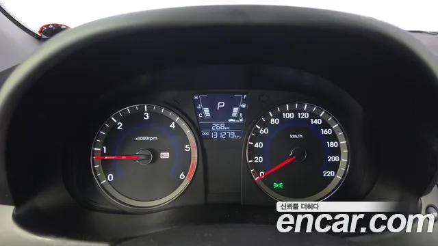 Hyundai Accent 2012 thumb 9