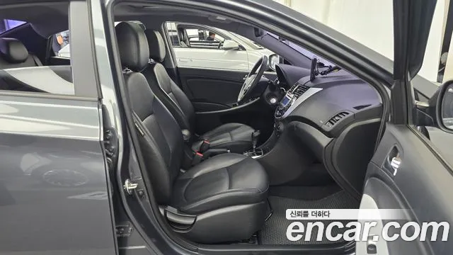 Hyundai Accent 2012 thumb 4