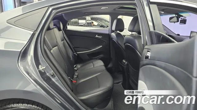 Hyundai Accent 2012 thumb 12