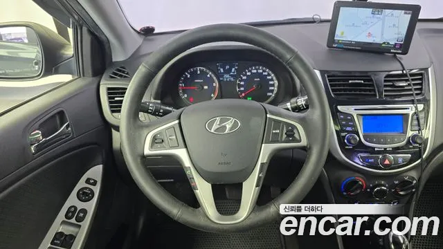 Hyundai Accent 2012 thumb 2