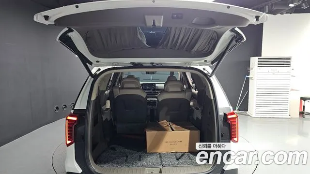Kia Carnival 2024 thumb 10