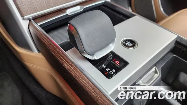 Land Rover Range Rover 2024 thumb 2