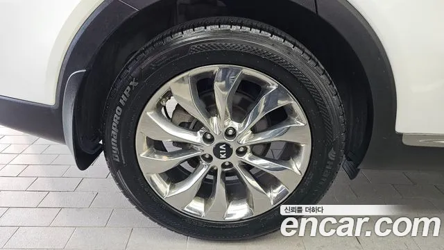 Kia Sorento 2017 thumb 12