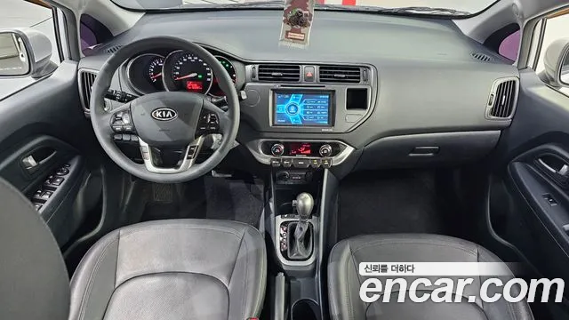 Kia Pride 2012 thumb 12
