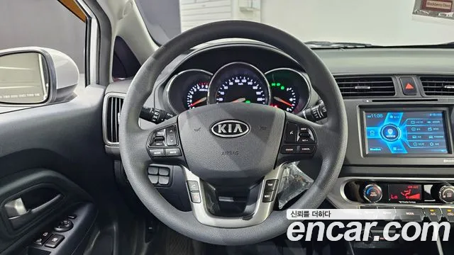Kia Pride 2012 thumb 2