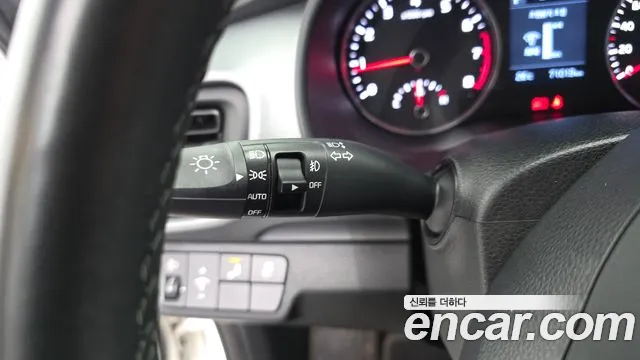 Kia Stonic 2018 thumb 3